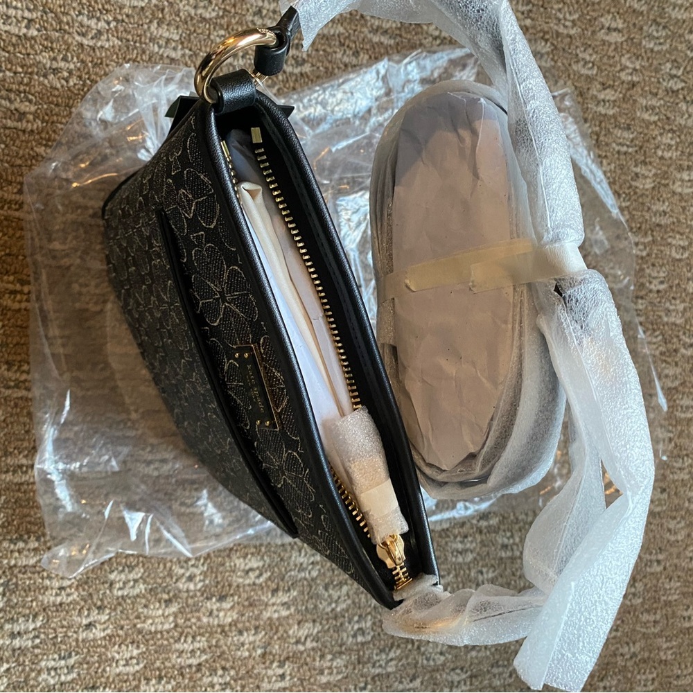 Brand New with Tags: Kate Spade Flower Swingpack - Picture 4 of 5